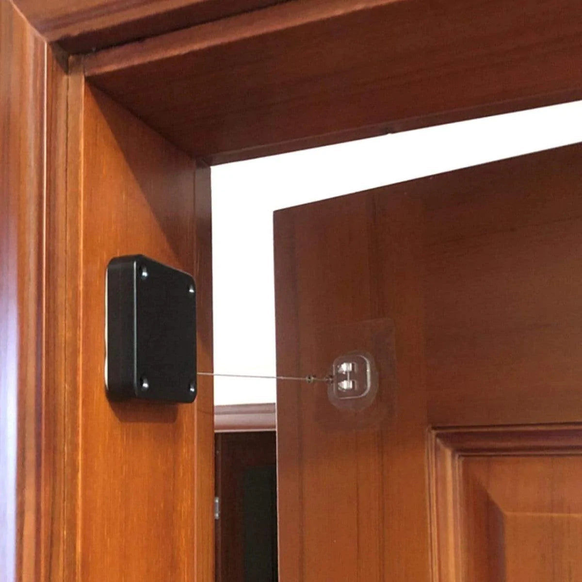 Multifunctional automatic door closer, automatically